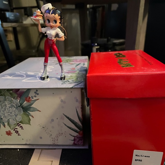 Betty Boop - Picture 2 of 2